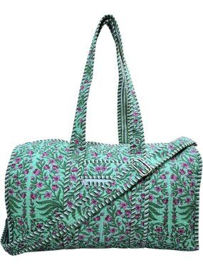 Large Quilted Weekender Bag for Women - Stylish Duffel with Shoulder Strap